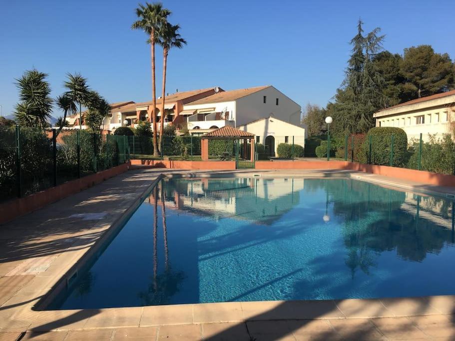La Calmeraie Villeneuve-Loubet Extérieur photo